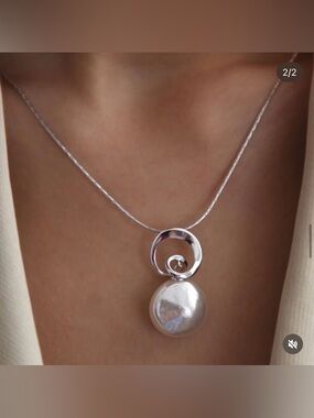 Brand New Majorica 18mm Pearl Necklace Sterling Silver (Espiral) – In Box